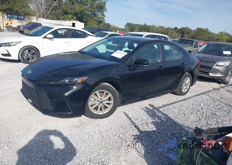 2025 Toyota Camry Le z USA, uszkodzony, nr VIN 4T1DAACK0SU501348